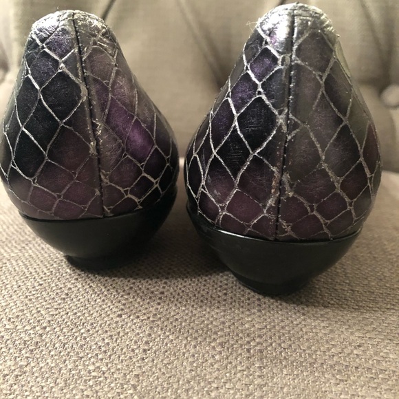 Stuart Weitzman silver/grey metallic python flat - Picture 5 of 6